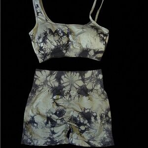 SHEIN Olive & Black Tie-Dye Seamless Bralette and High-Waist Shorts Set